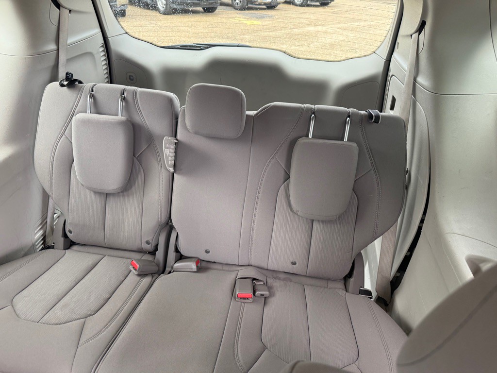 2021 Chrysler Pacifica Image 10