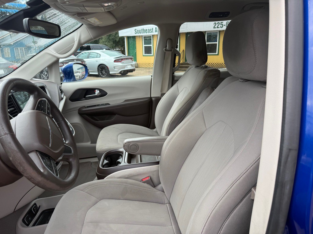 2021 Chrysler Pacifica Image 12