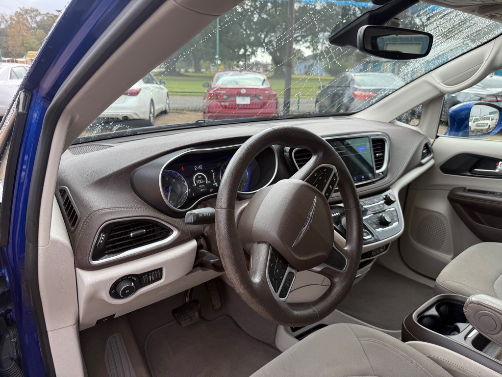 2021 Chrysler Pacifica Image 13