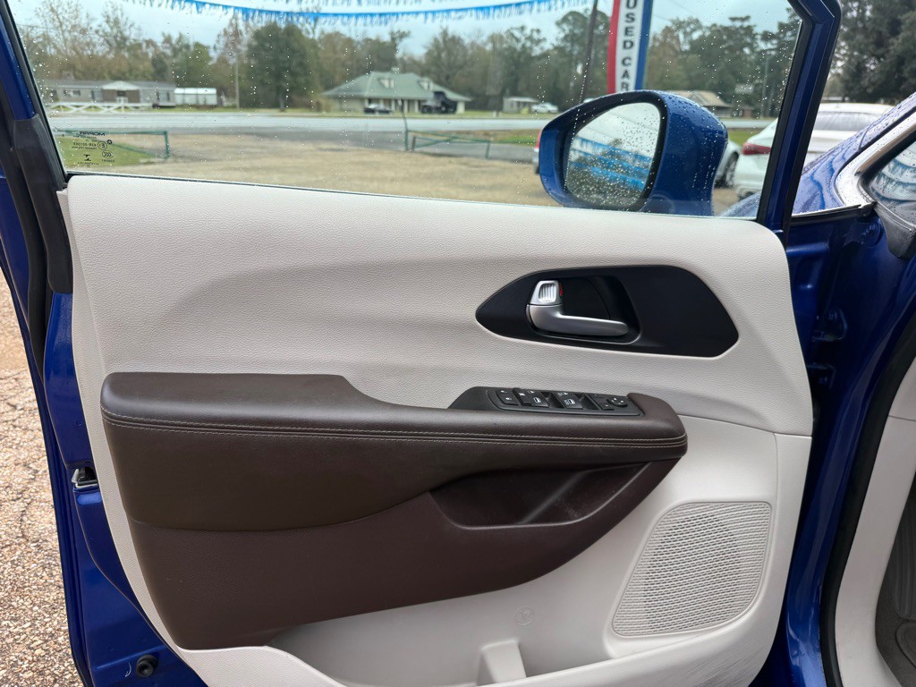 2021 Chrysler Pacifica Image 14