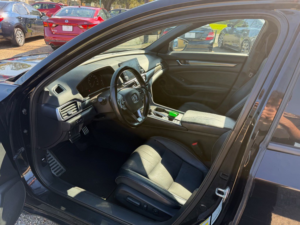 2018 Honda Accord Image 11