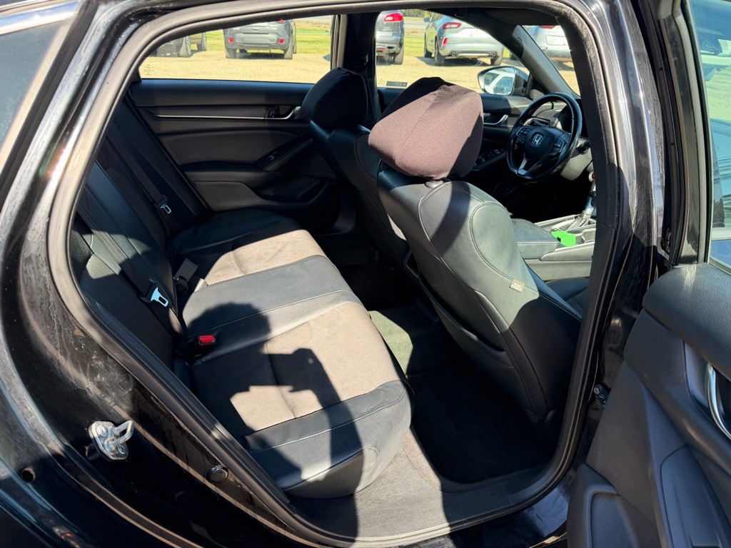 2018 Honda Accord Image 16