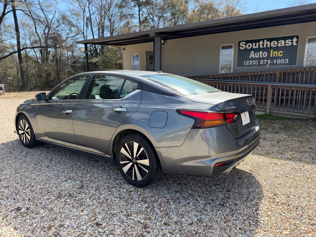 2022 Nissan Altima Image 3