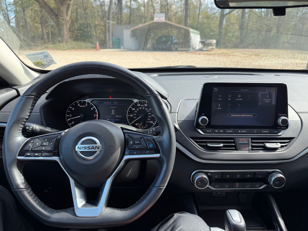 2022 Nissan Altima Image 16