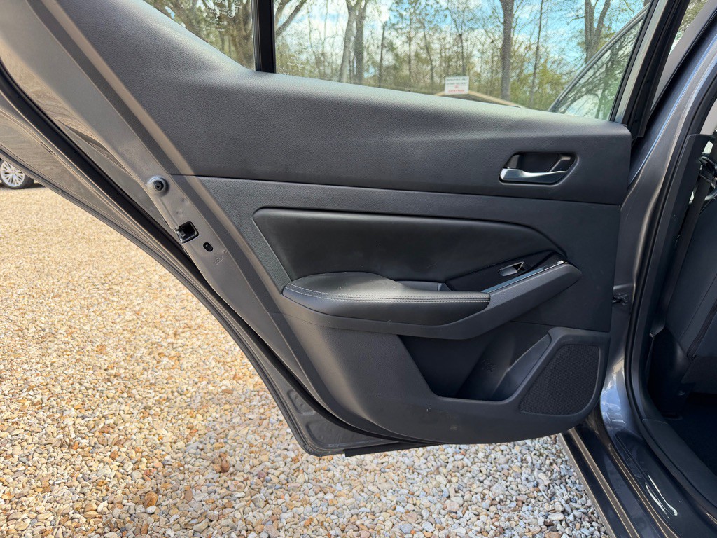 2022 Nissan Altima Image 18