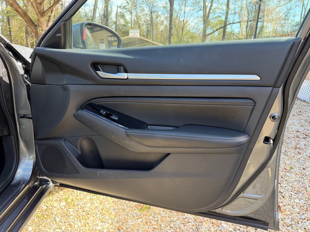 2022 Nissan Altima Image 19