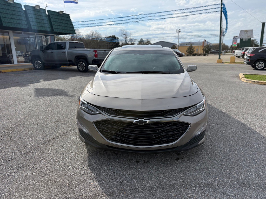 2023 Chevrolet Malibu Image 2