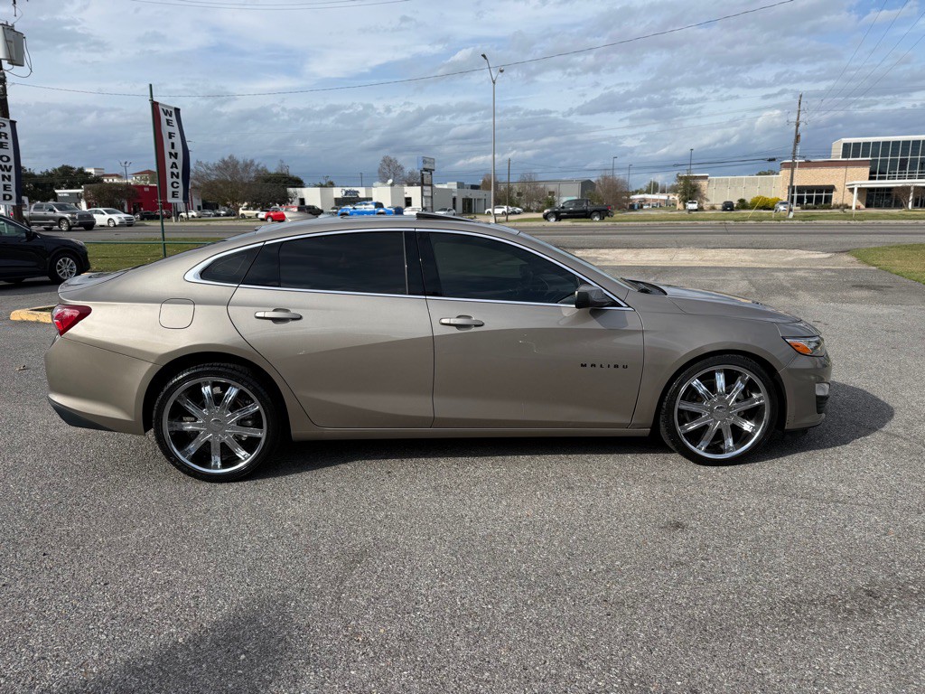 2023 Chevrolet Malibu Image 4