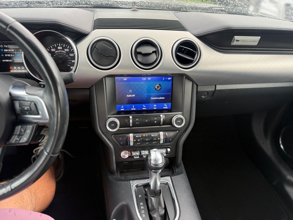 2021 Ford Mustang Image 11