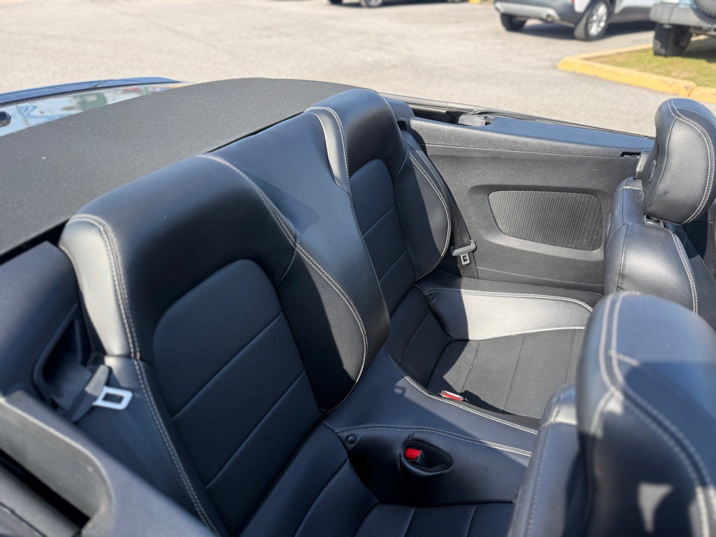 2021 Ford Mustang Image 17