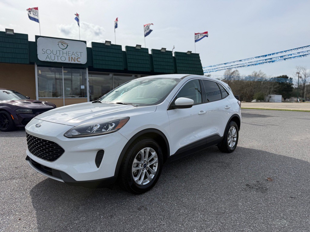 2021 Ford Escape Image 1
