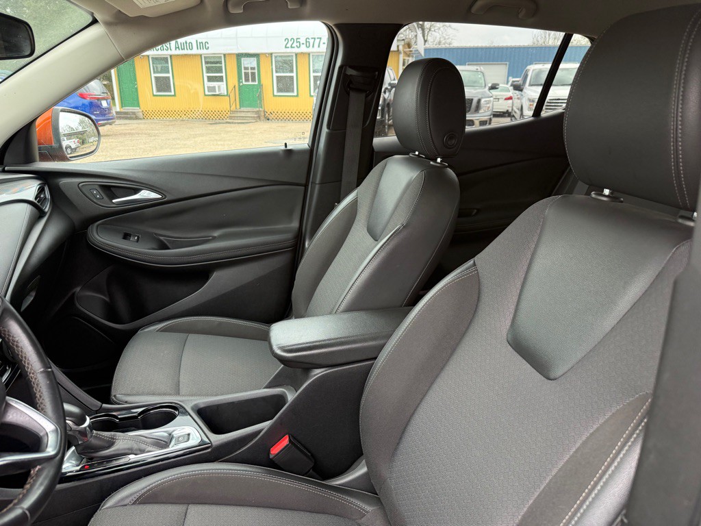 2022 Buick Enclave Image 9