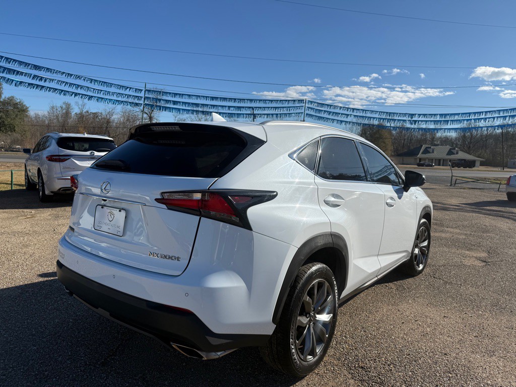 2017 Lexus NX Image 8