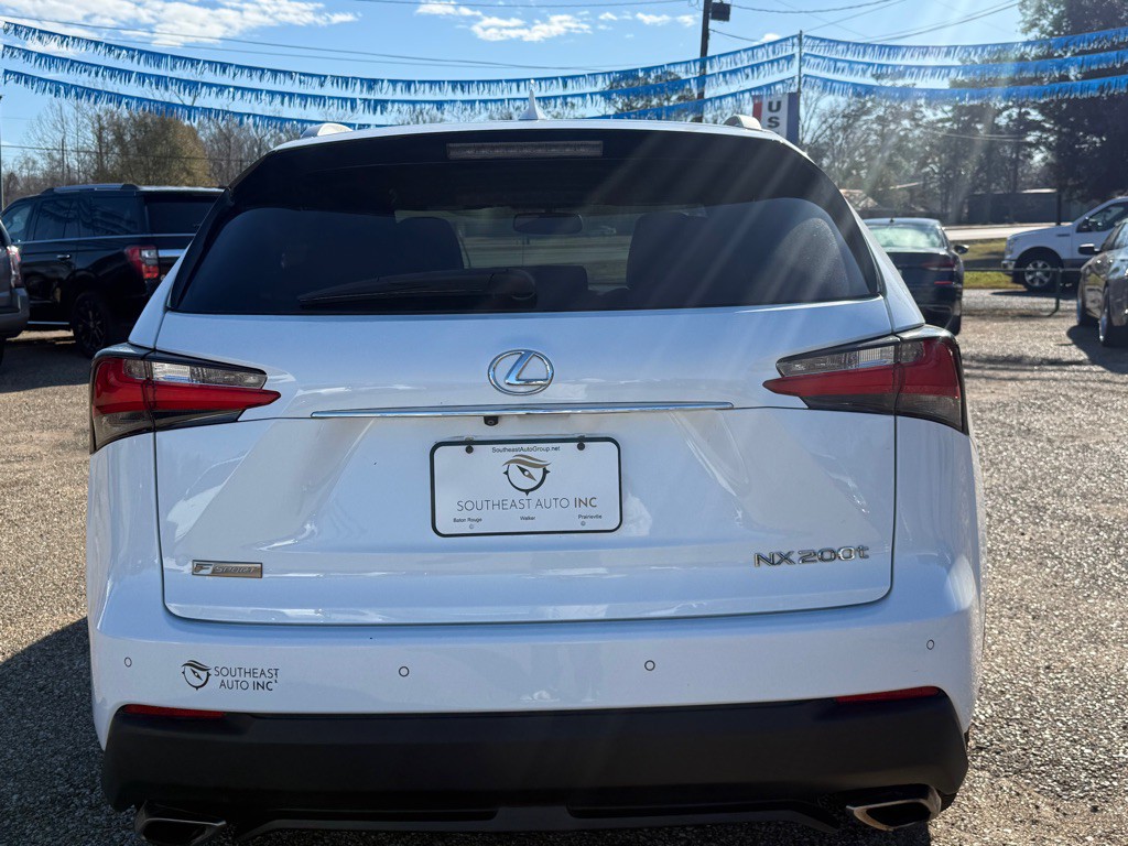 2017 Lexus NX Image 10