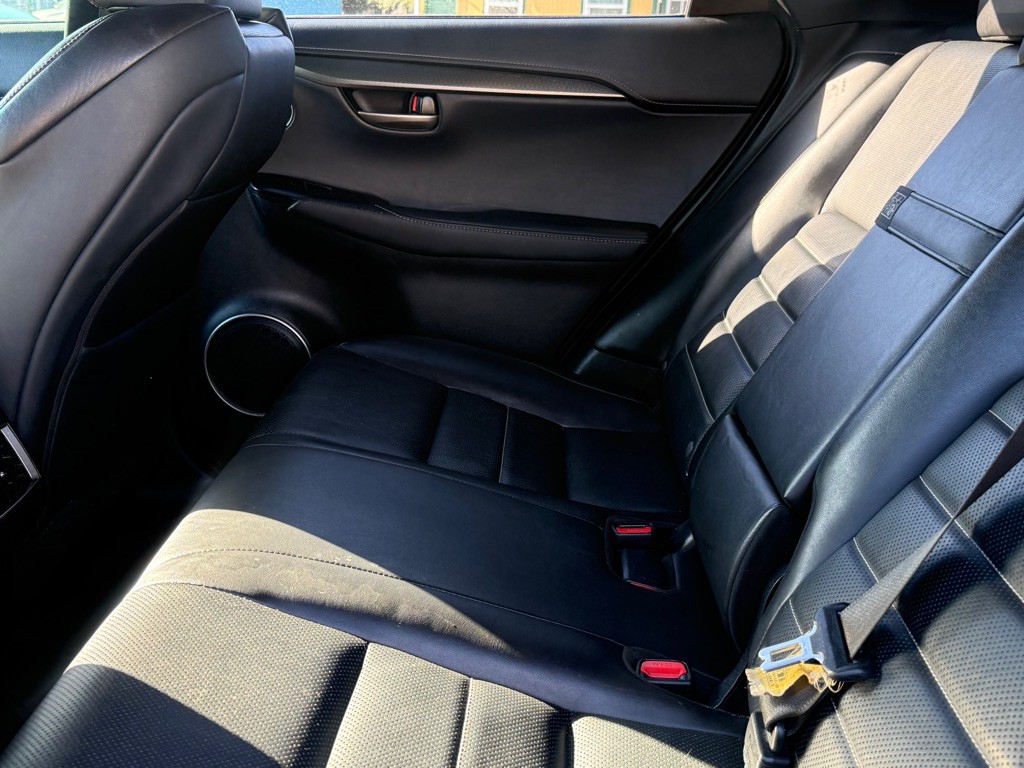 2017 Lexus NX Image 11