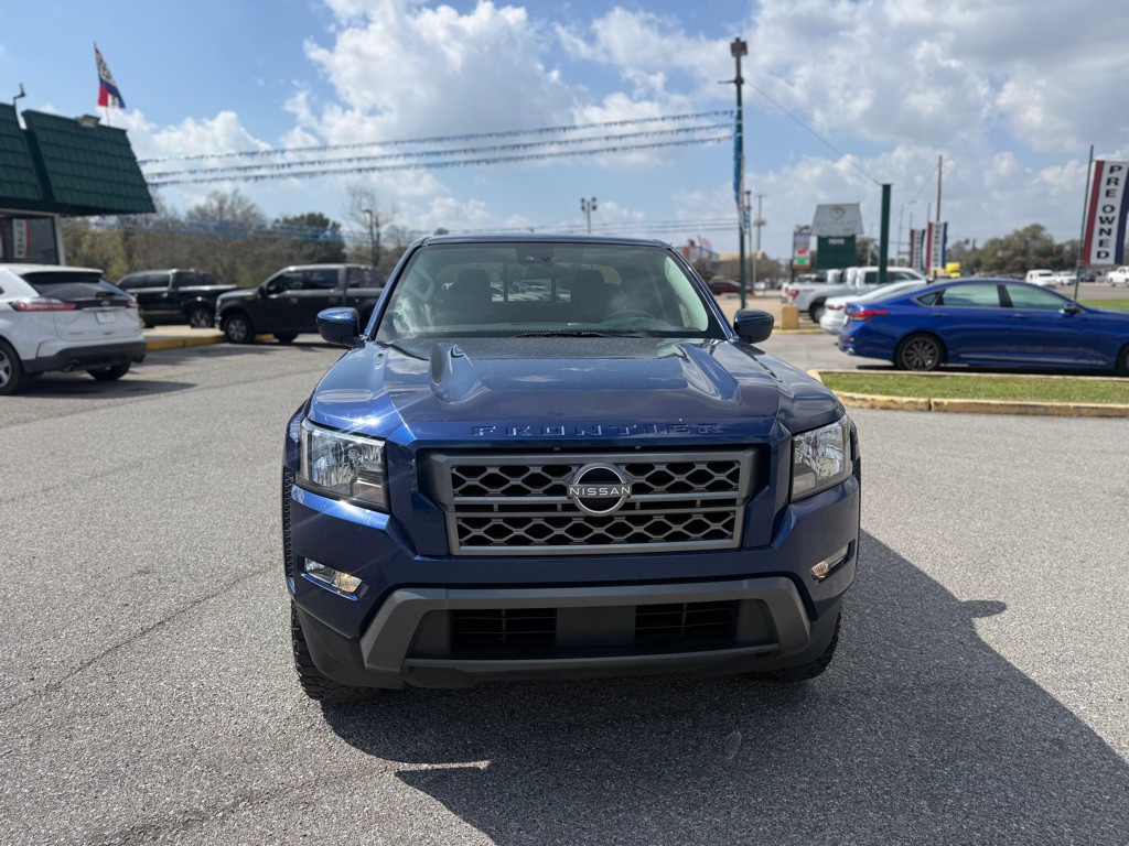 2022 Nissan Frontier Image 2