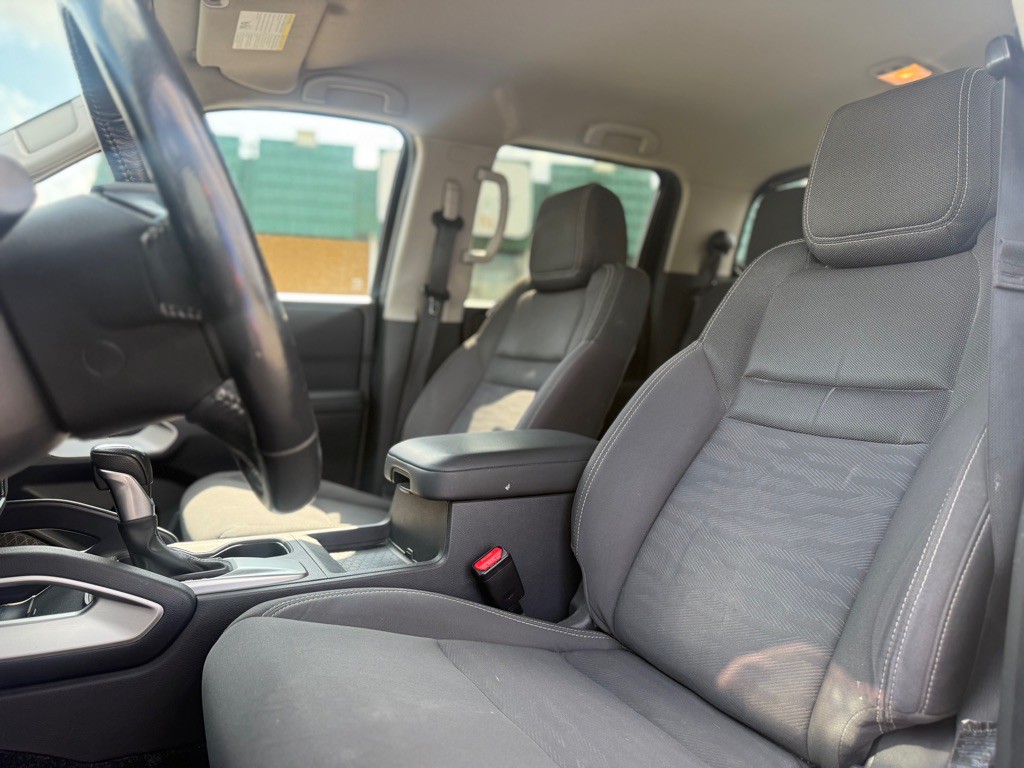 2022 Nissan Frontier Image 9