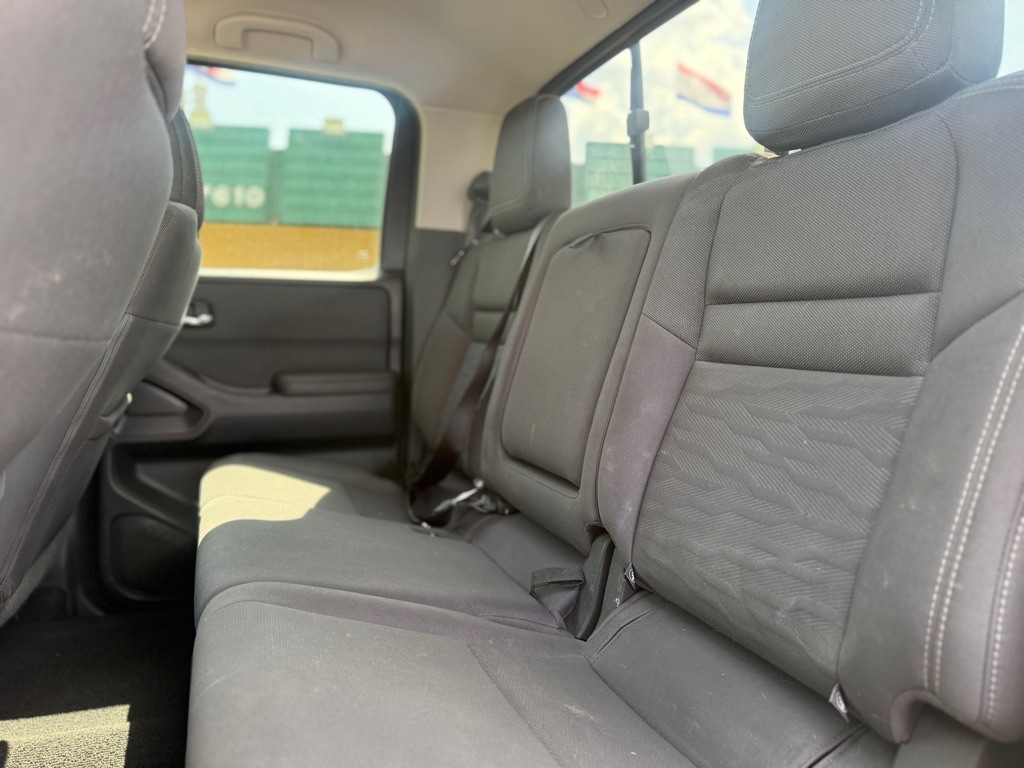 2022 Nissan Frontier Image 11