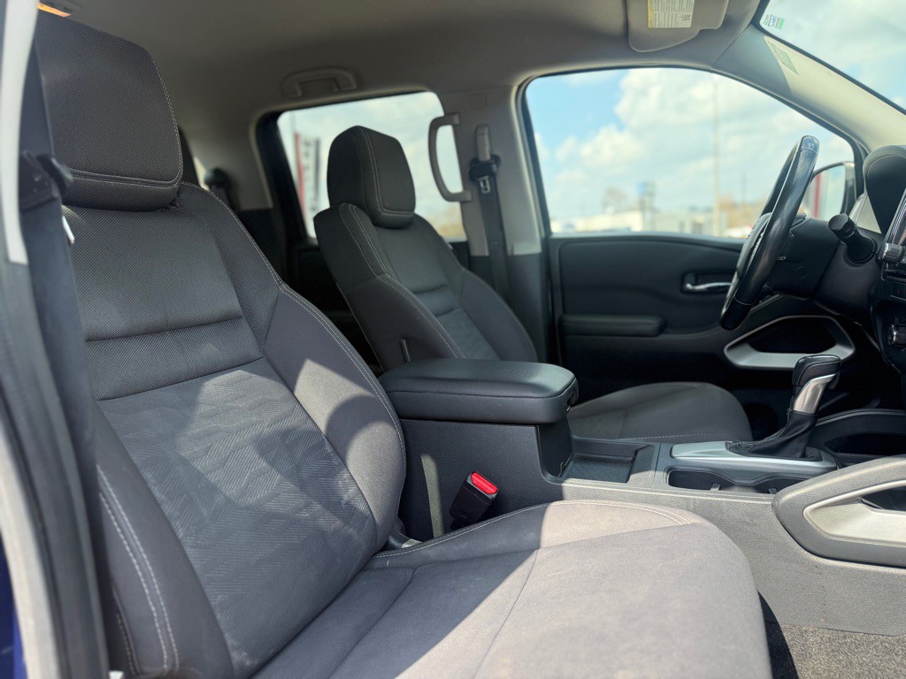 2022 Nissan Frontier Image 13