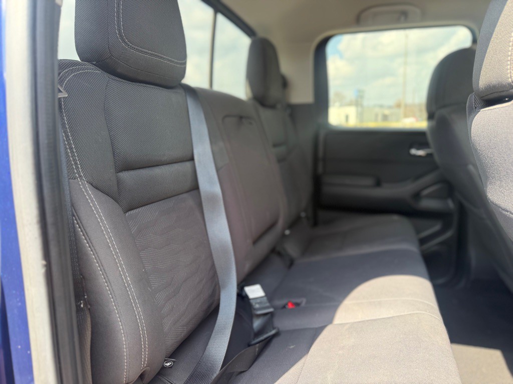 2022 Nissan Frontier Image 15