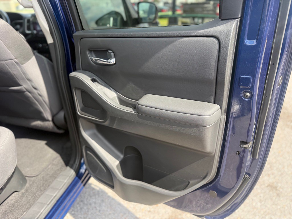 2022 Nissan Frontier Image 17