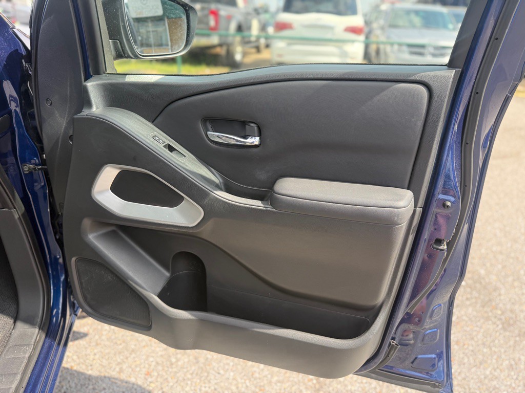 2022 Nissan Frontier Image 18