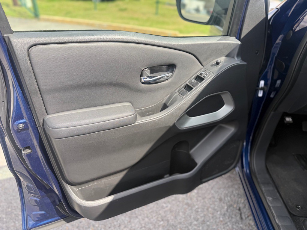 2022 Nissan Frontier Image 20