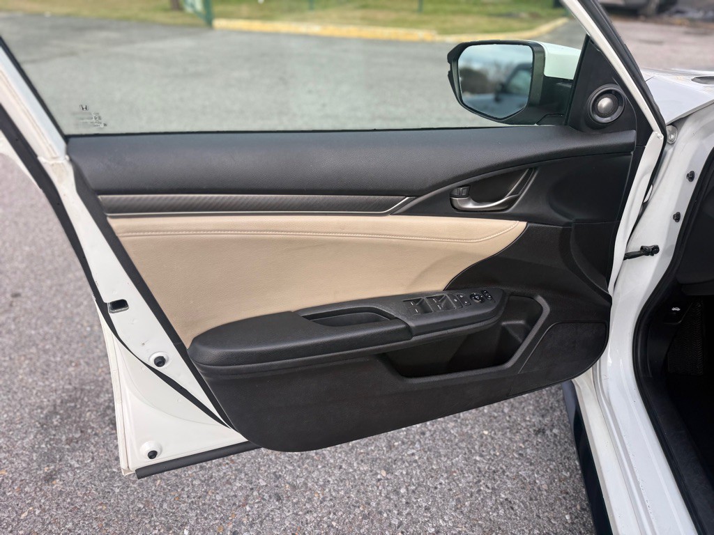 2019 Honda Civic Image 13