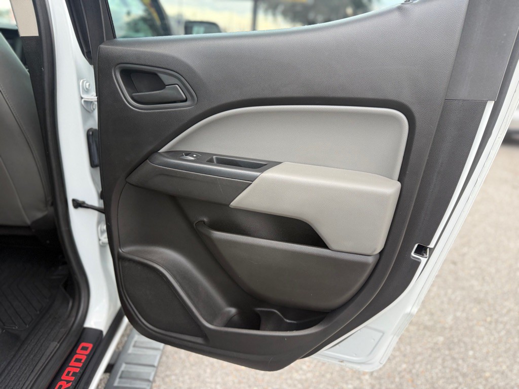 2017 Chevrolet Colorado Image 24