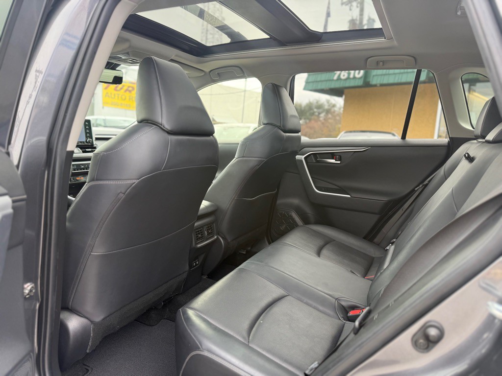 2019 Toyota Rav4 Image 14