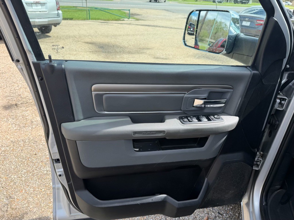 2016 RAM 1500 Image 8