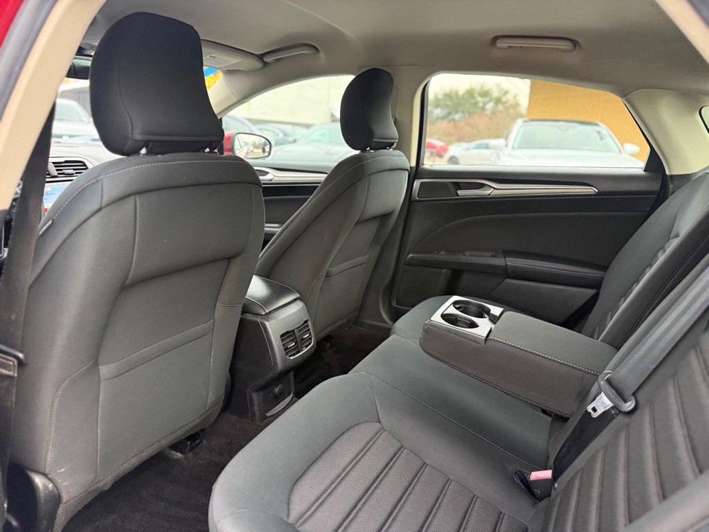 2019 Ford Fusion Image 12