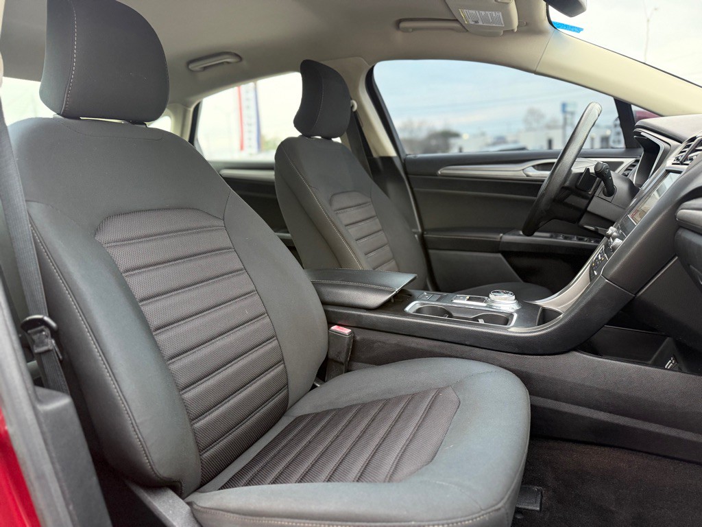 2019 Ford Fusion Image 13