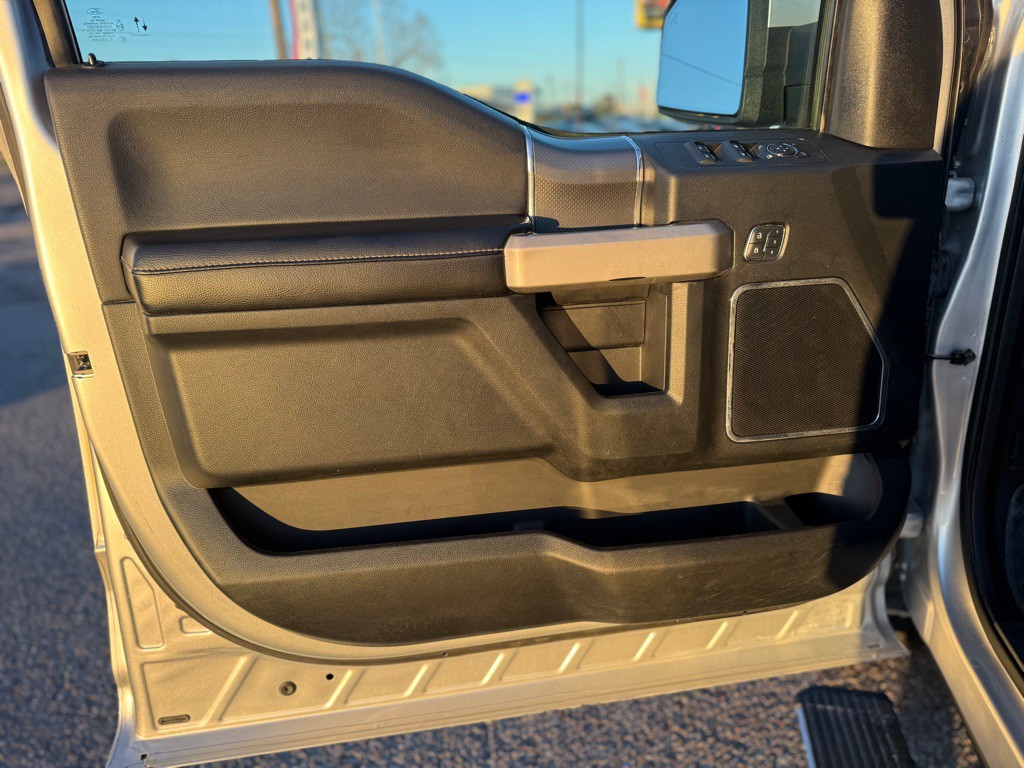 2015 Ford F-150 Image 25