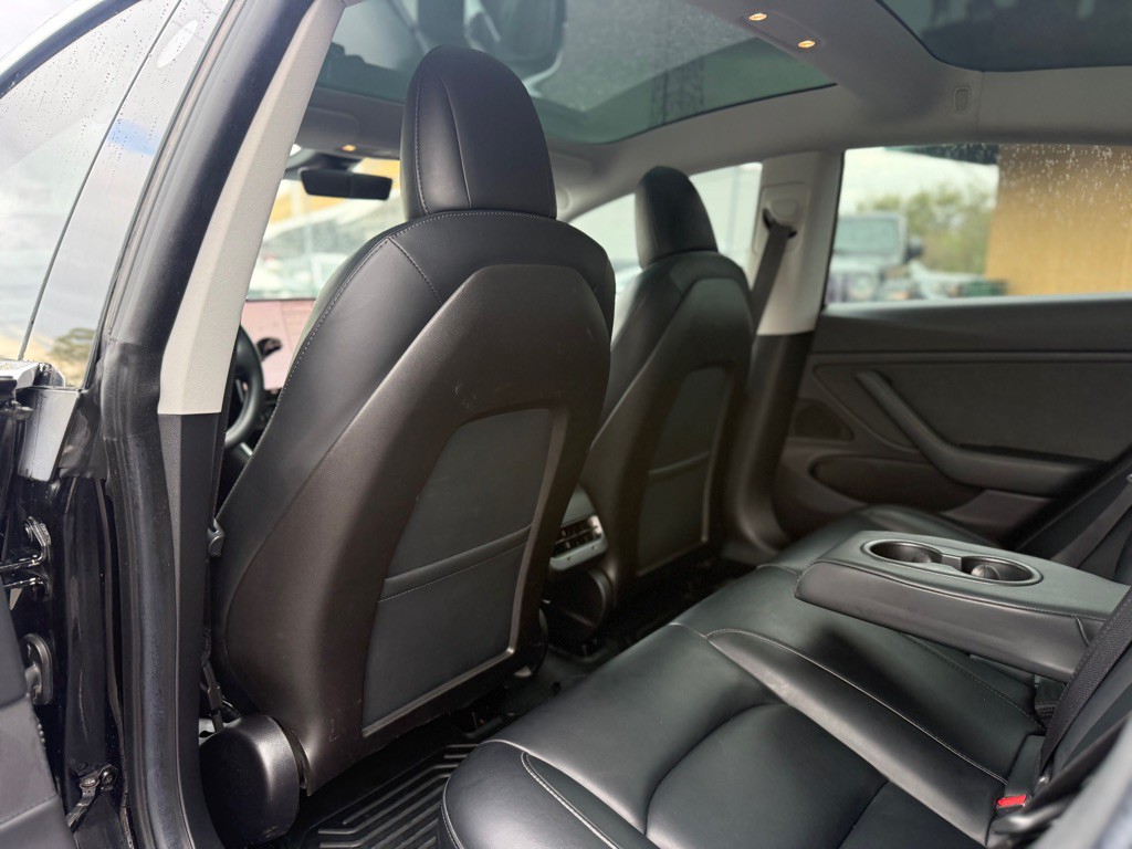 2019 Tesla Model 3 Image 12