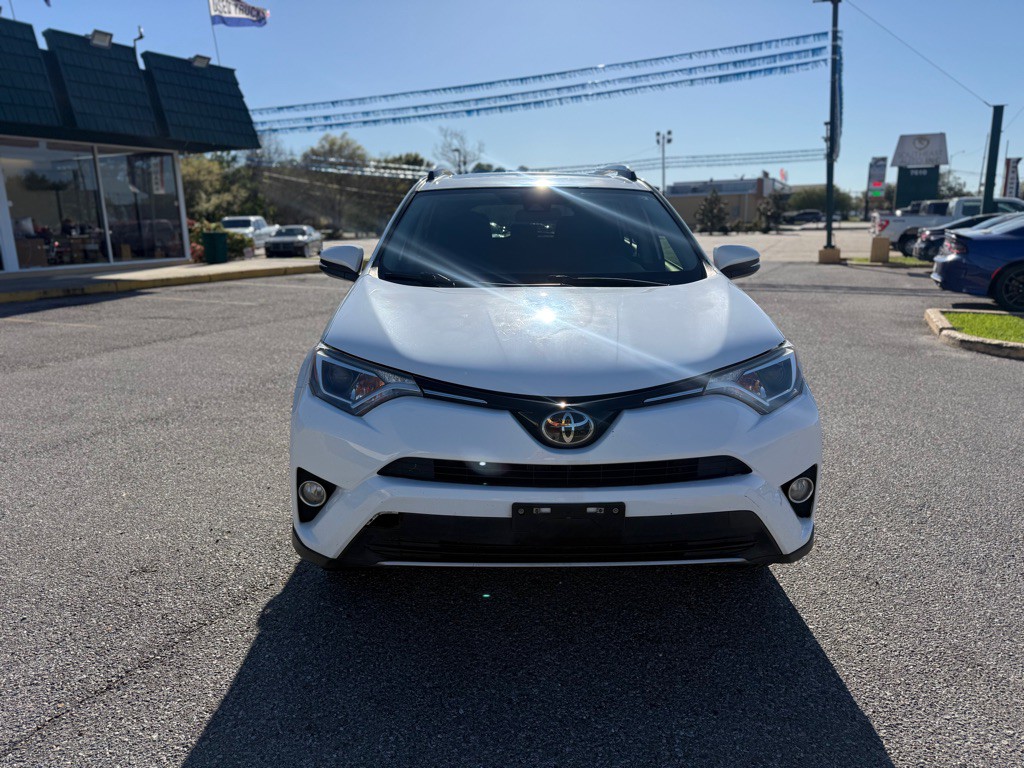 2017 Toyota Rav4 Image 2