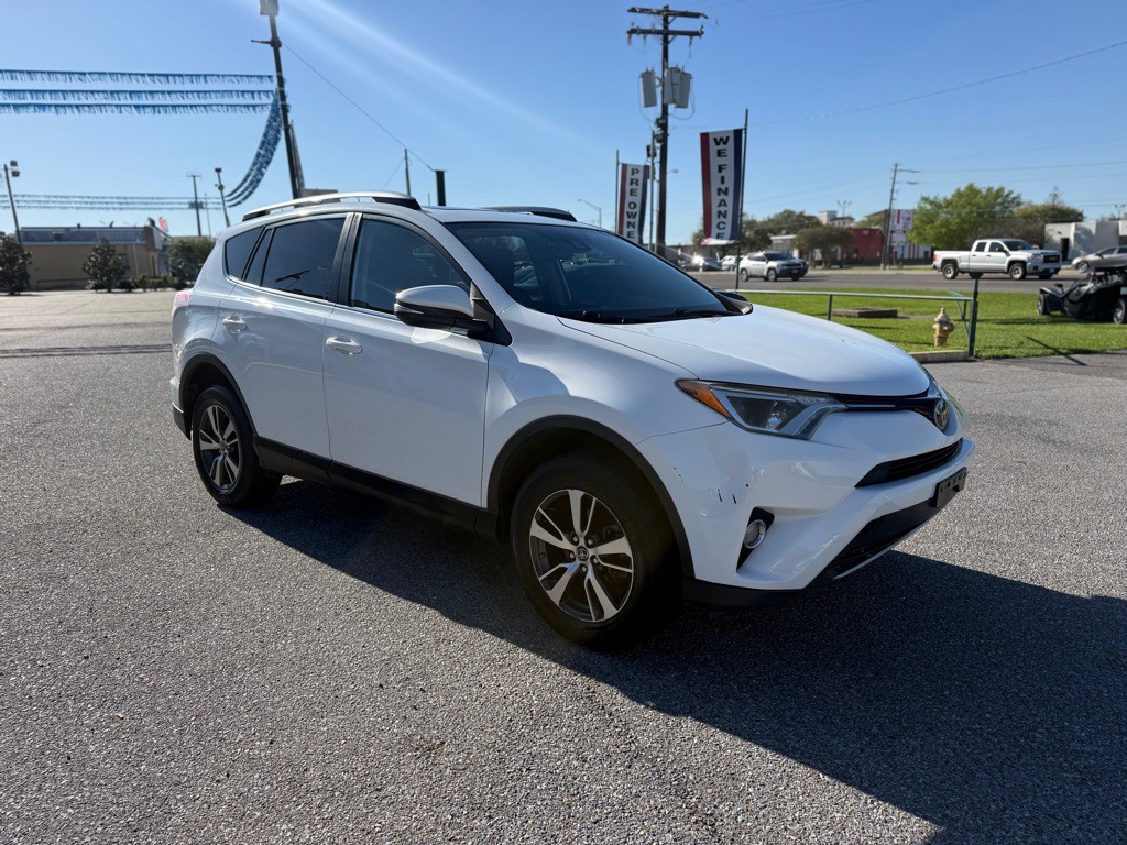 2017 Toyota Rav4 Image 3