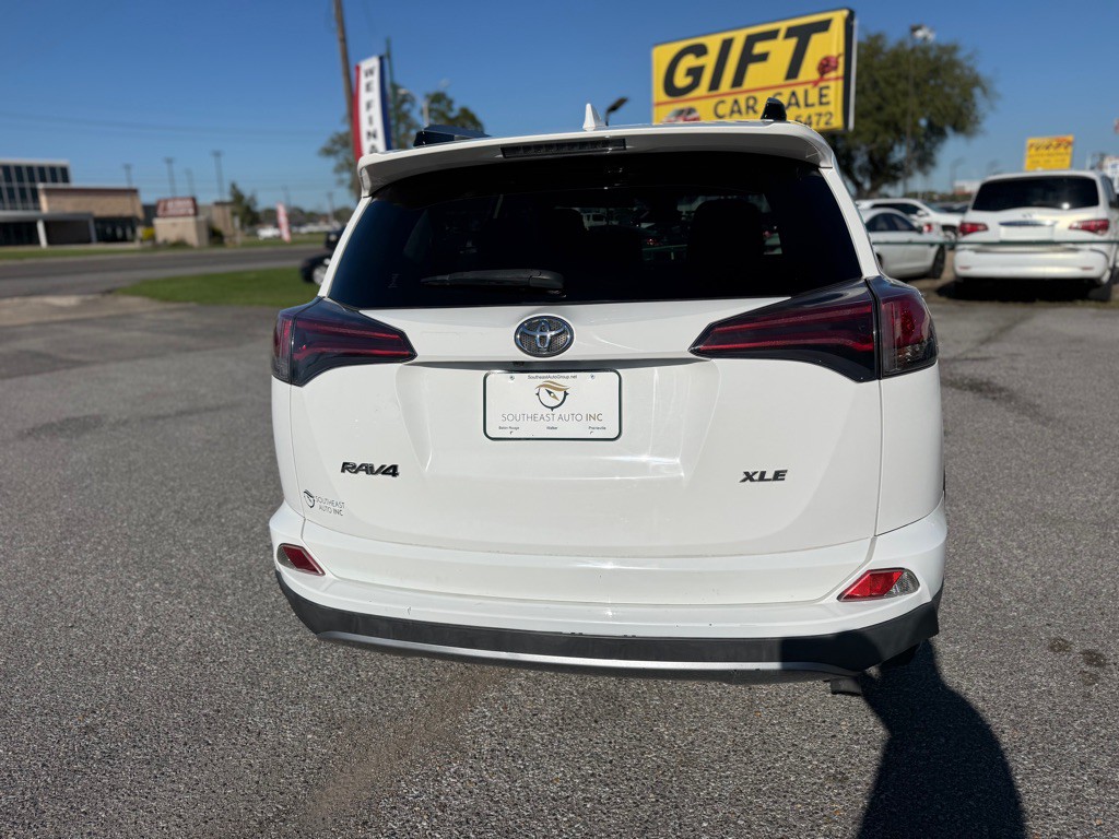 2017 Toyota Rav4 Image 6