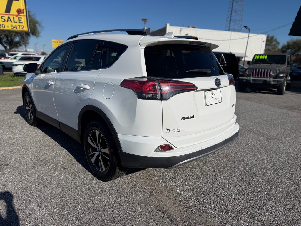 2017 Toyota Rav4 Image 7