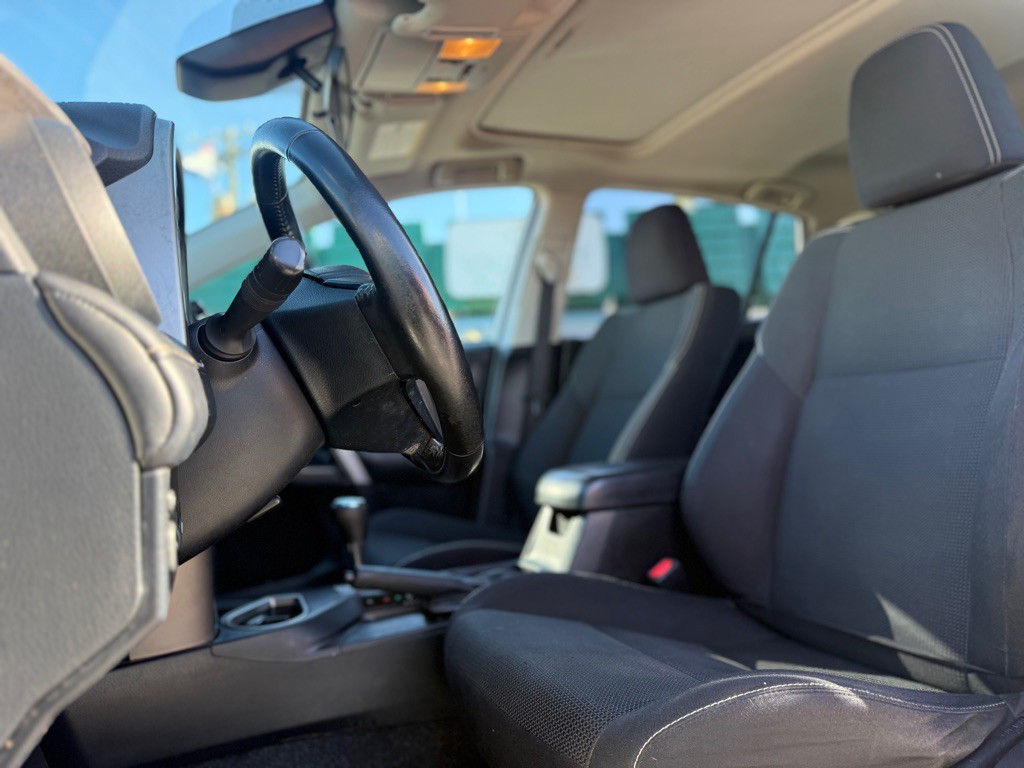 2017 Toyota Rav4 Image 9