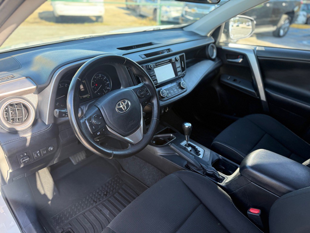 2017 Toyota Rav4 Image 10
