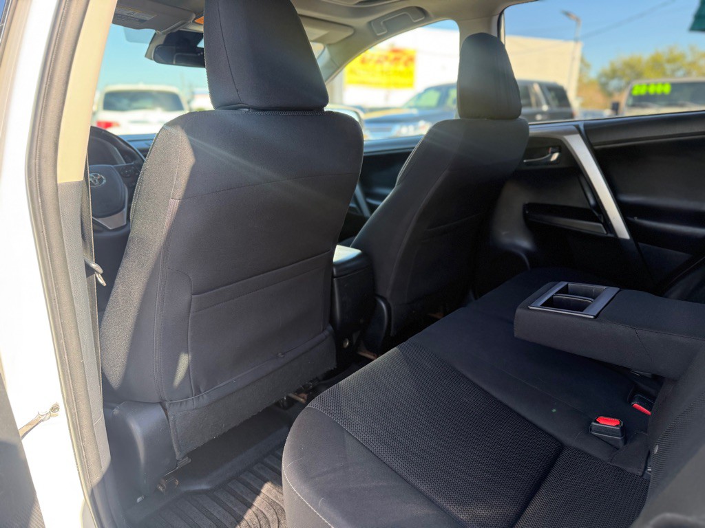 2017 Toyota Rav4 Image 12