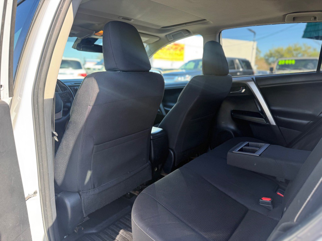2017 Toyota Rav4 Image 13
