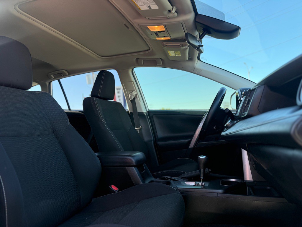 2017 Toyota Rav4 Image 15