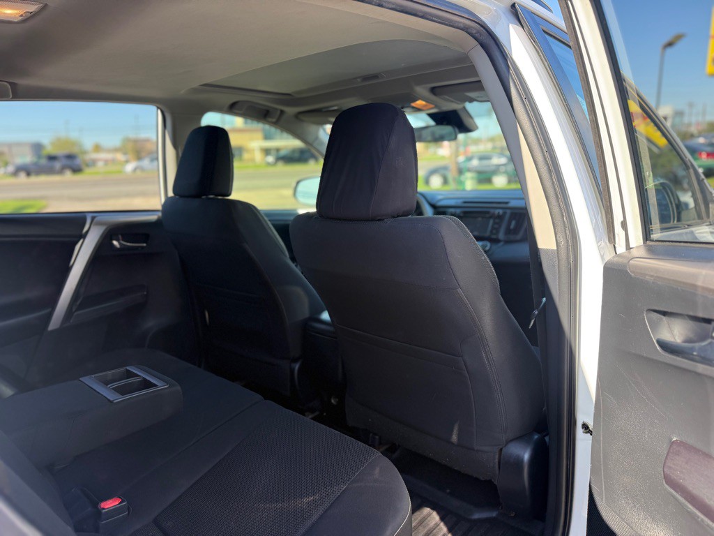 2017 Toyota Rav4 Image 18