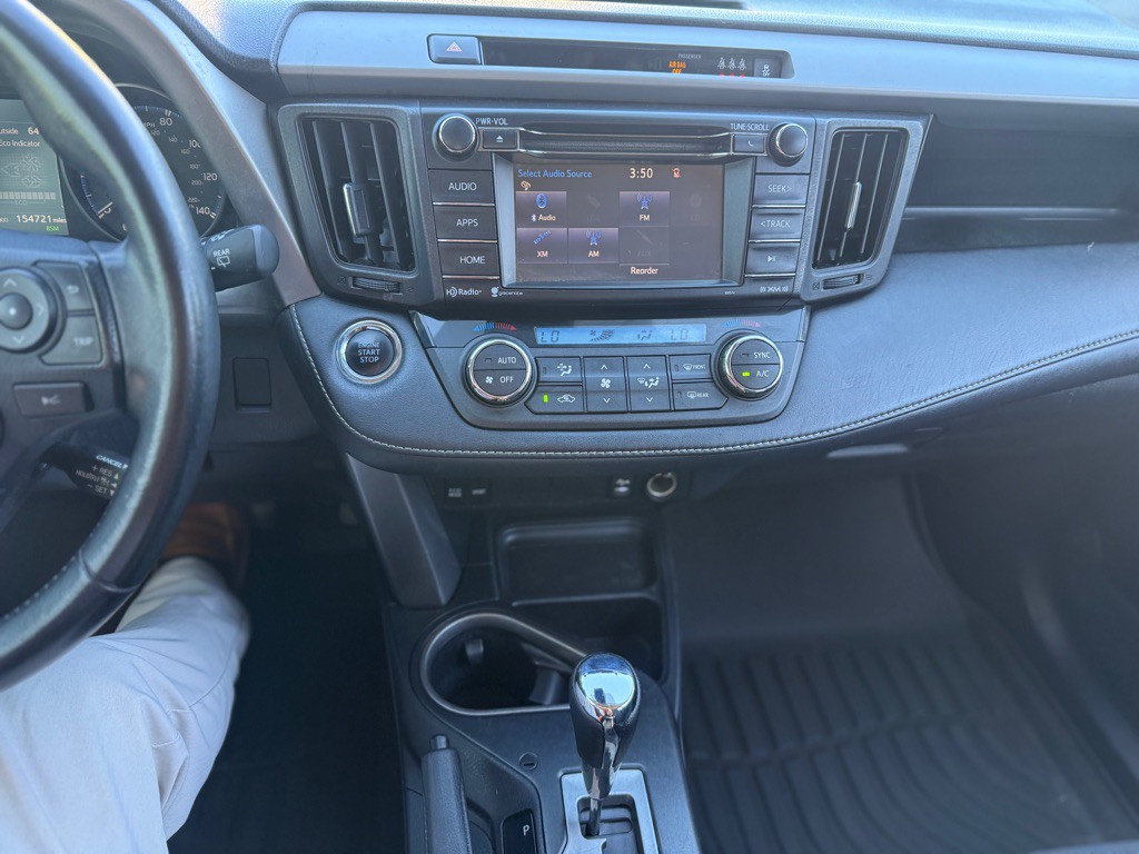 2017 Toyota Rav4 Image 21