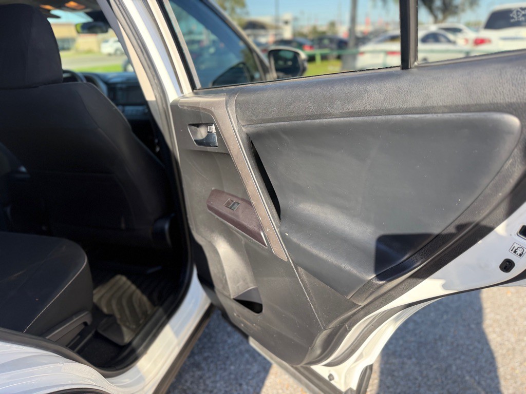 2017 Toyota Rav4 Image 22