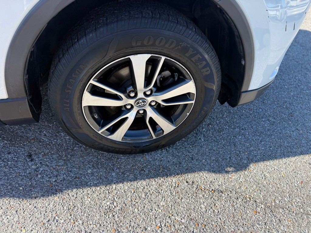 2017 Toyota Rav4 Image 27