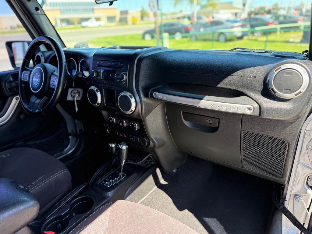 2015 Jeep Wrangler Image 12