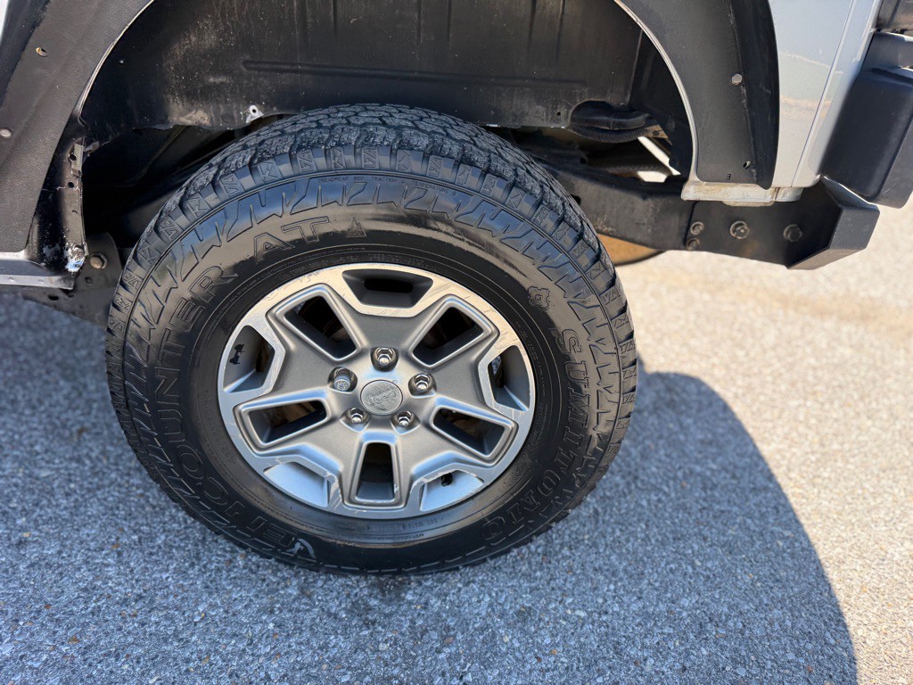 2015 Jeep Wrangler Image 18